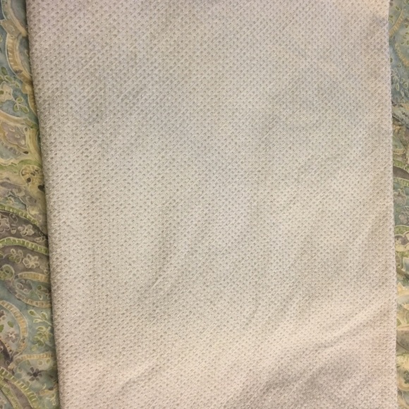 VGUC silver/white cloth table covering 74.5”x57” - Picture 2 of 5